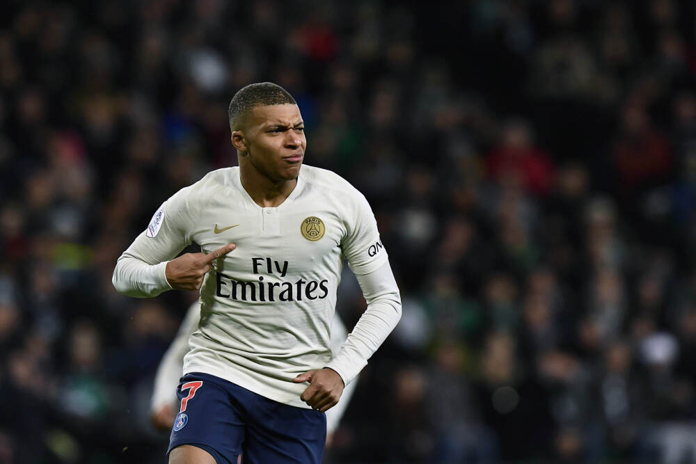 杨瀚森数据垫底！NBA近五届16顺位内线球员，生涯前五战成绩对比